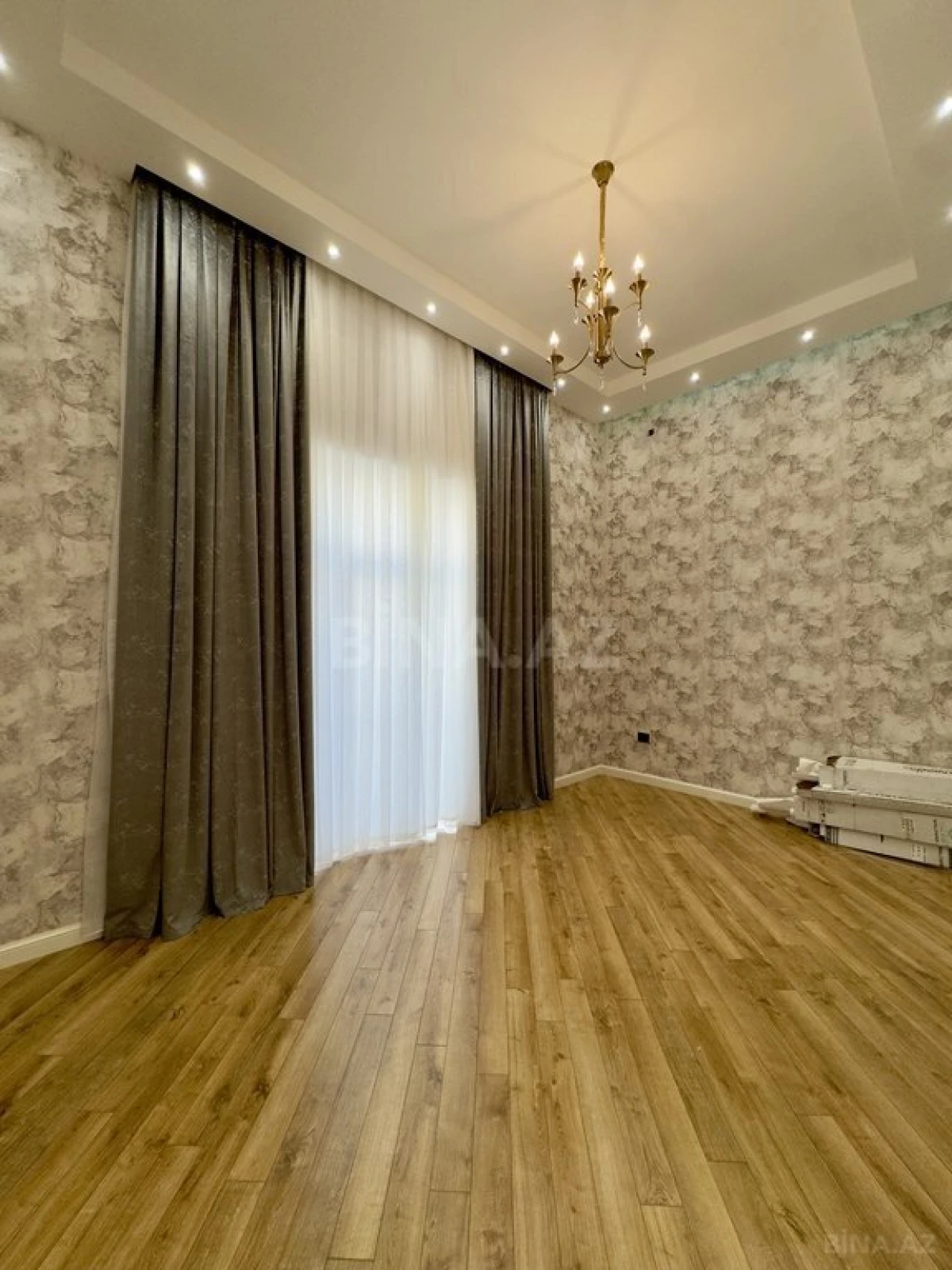 Satılır 6 otaqlı həyət evi 440 m²