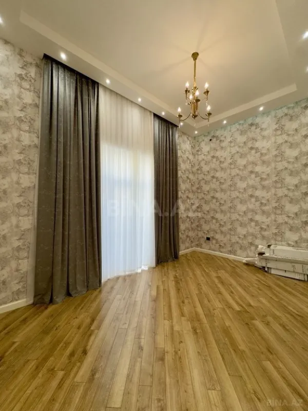 Satılır 6 otaqlı həyət evi 440 m²