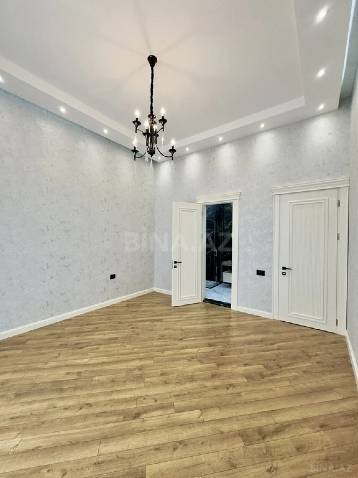 Satılır 6 otaqlı həyət evi 440 m²