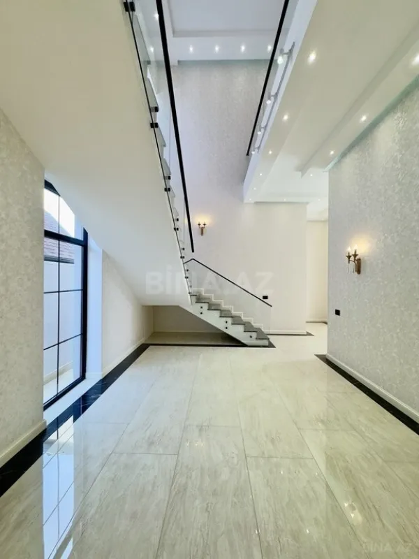 Satılır 6 otaqlı həyət evi 440 m²