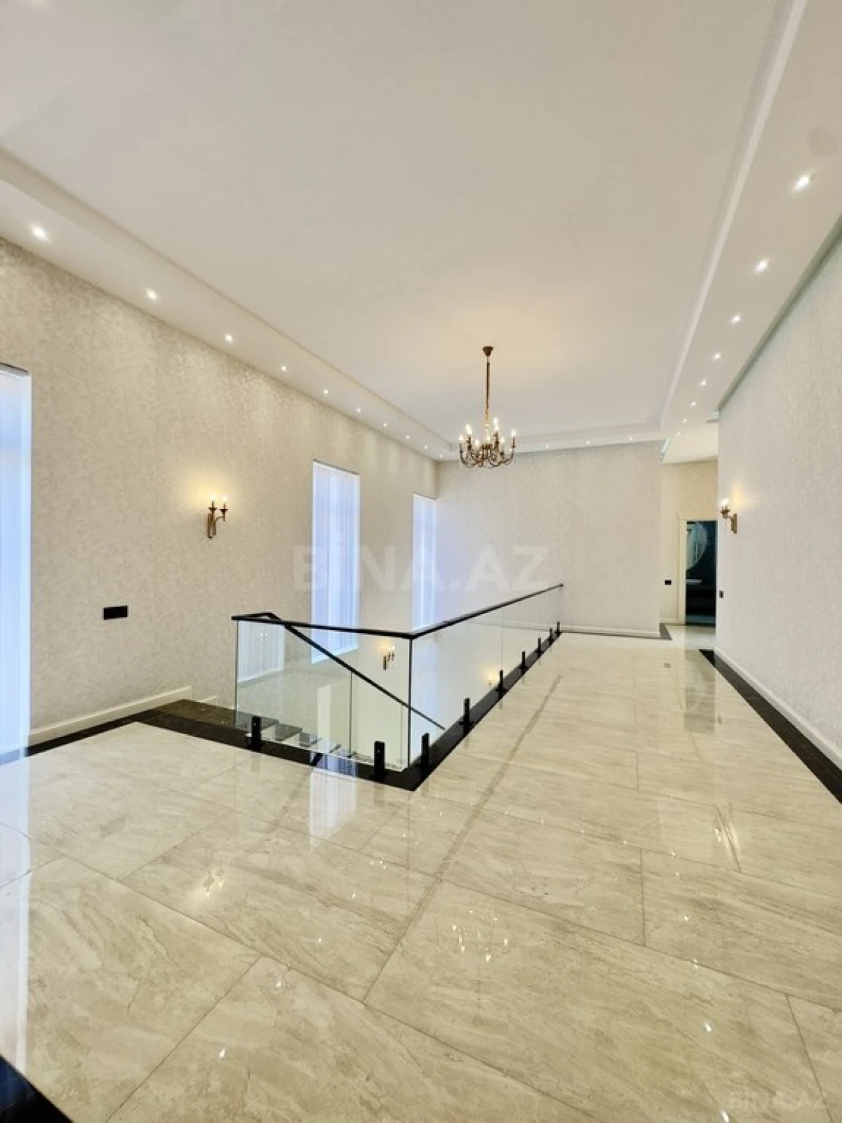 Satılır 6 otaqlı həyət evi 440 m²