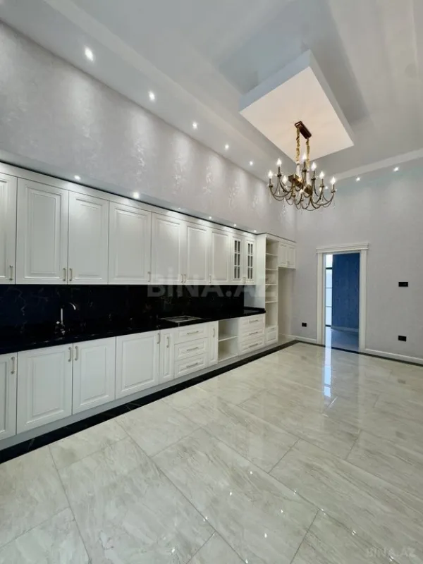 Satılır 6 otaqlı həyət evi 440 m²