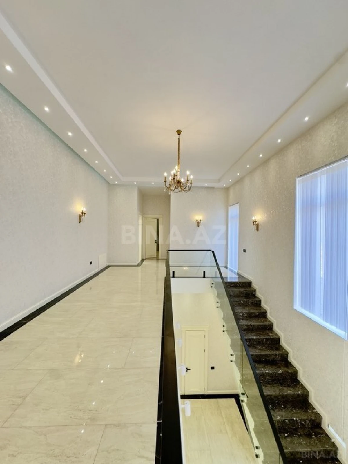 Satılır 6 otaqlı həyət evi 440 m²