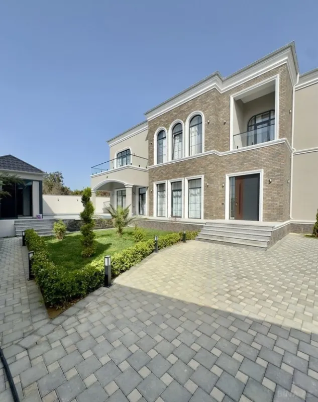 Satılır 6 otaqlı həyət evi 440 m²