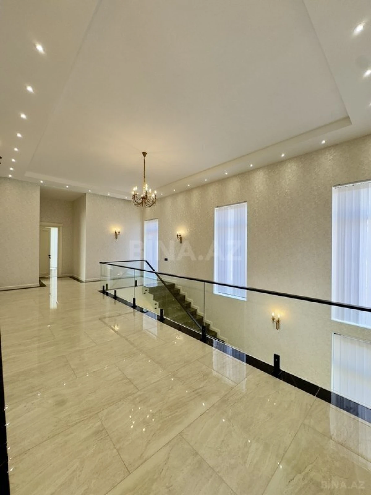 Satılır 6 otaqlı həyət evi 440 m²