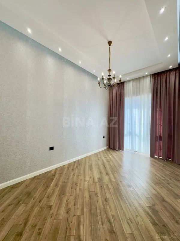 Satılır 6 otaqlı həyət evi 440 m²
