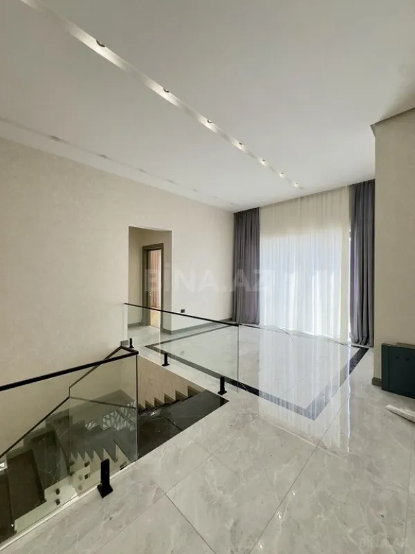 Satılır 6 otaqlı həyət evi 450 m²