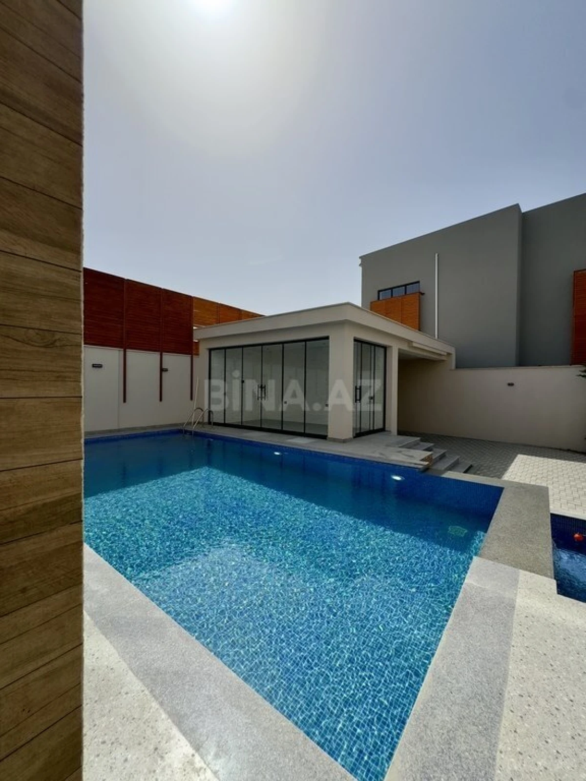 Satılır 6 otaqlı həyət evi 450 m²