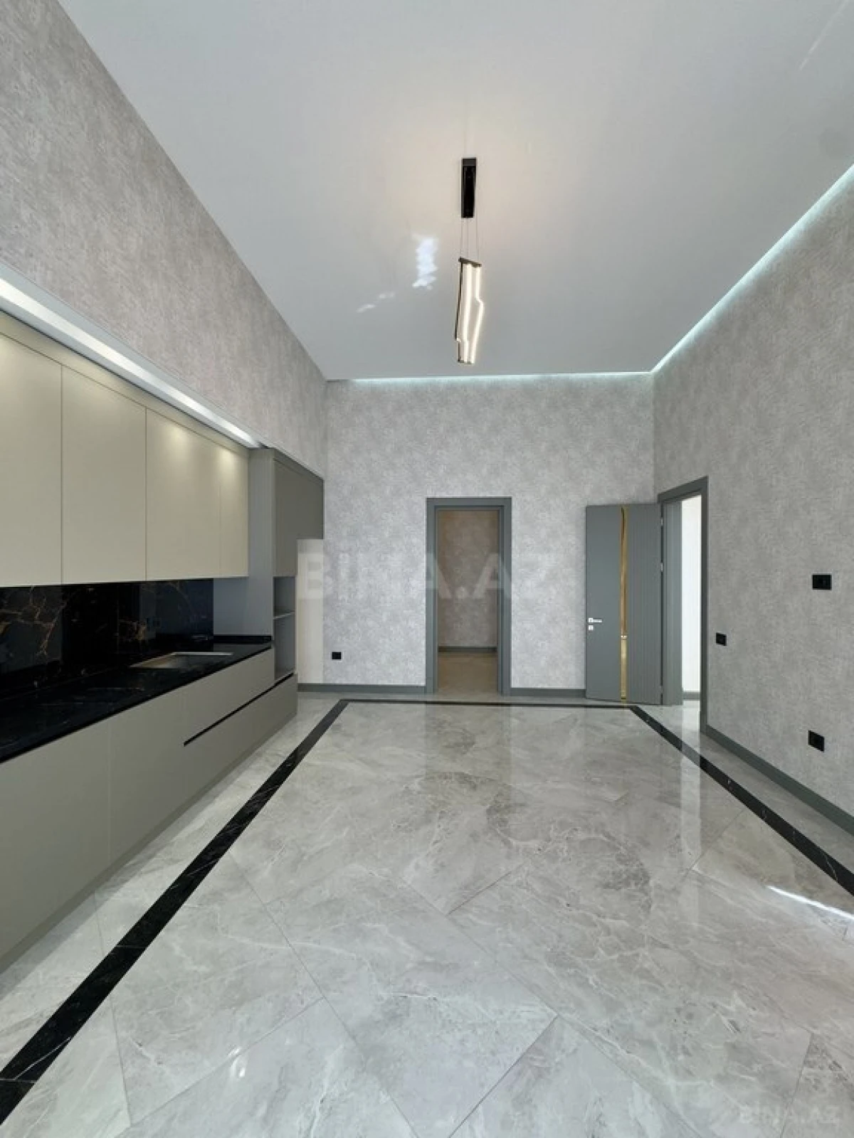 Satılır 6 otaqlı həyət evi 450 m²