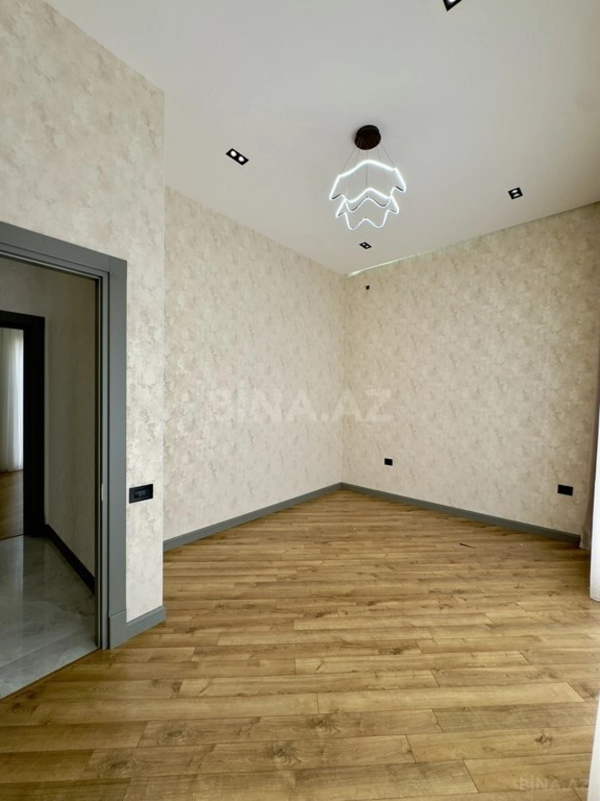 Satılır 6 otaqlı həyət evi 450 m²