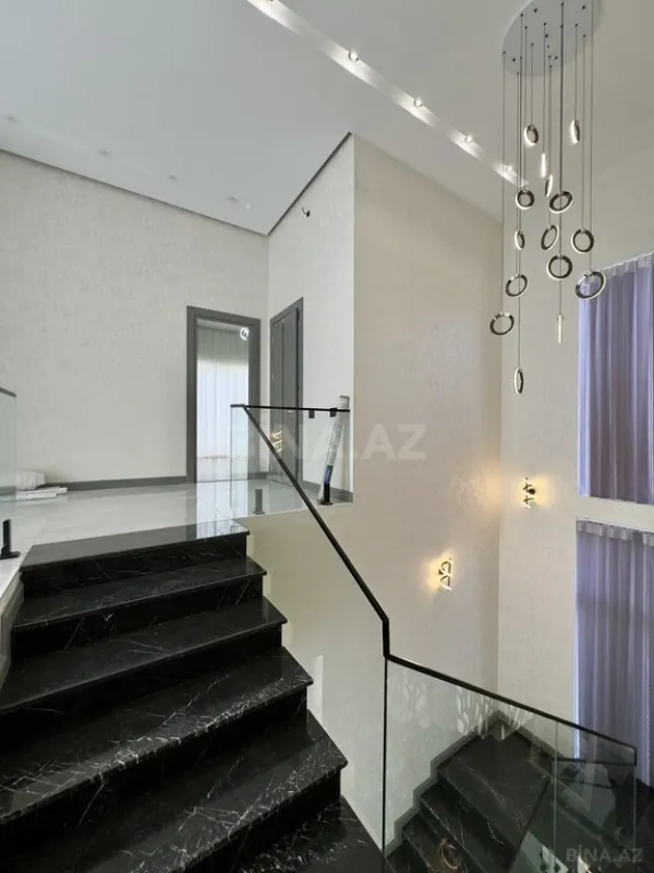 Satılır 6 otaqlı həyət evi 450 m²