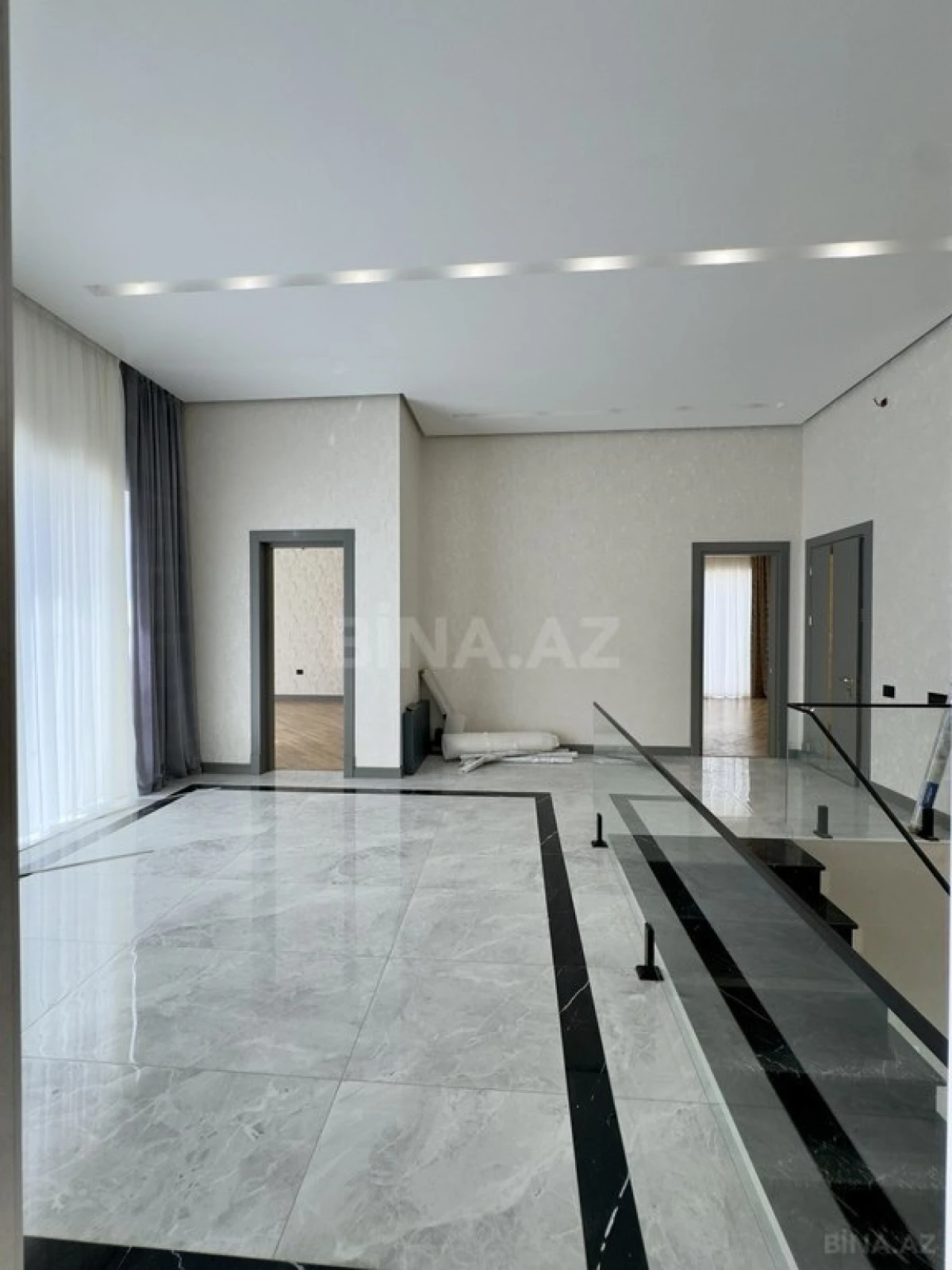 Satılır 6 otaqlı həyət evi 450 m²