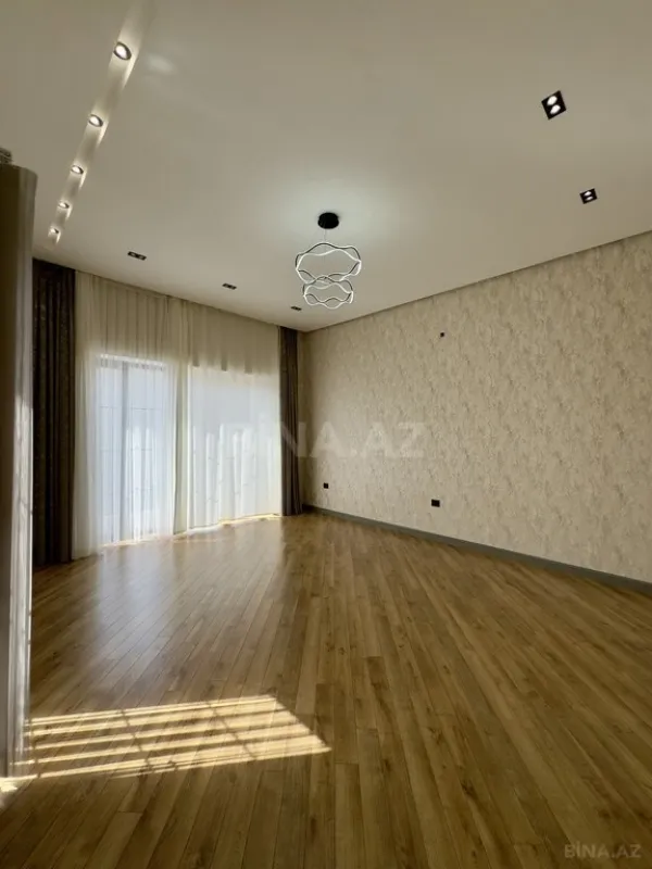 Satılır 6 otaqlı həyət evi 450 m²