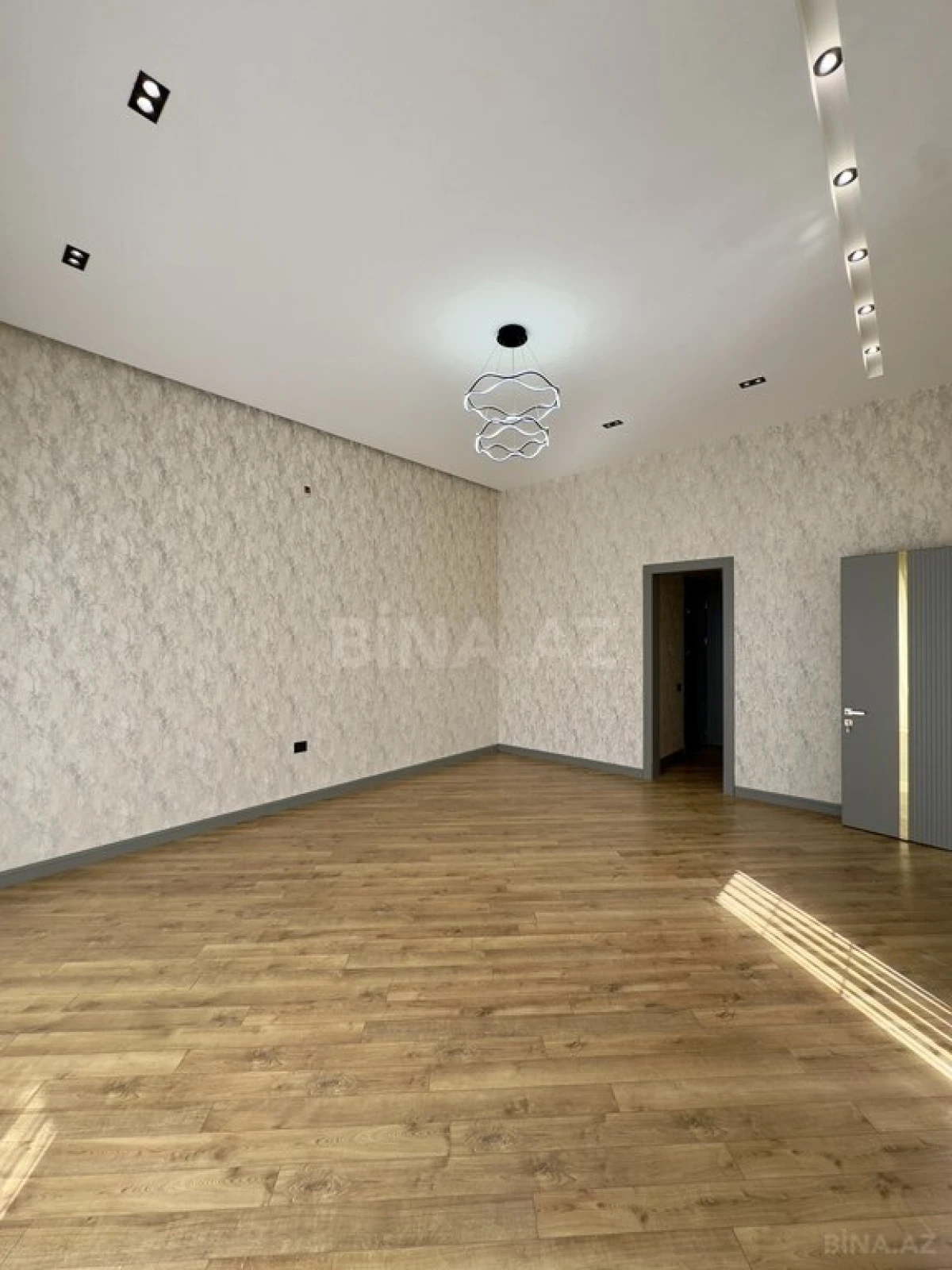 Satılır 6 otaqlı həyət evi 450 m²