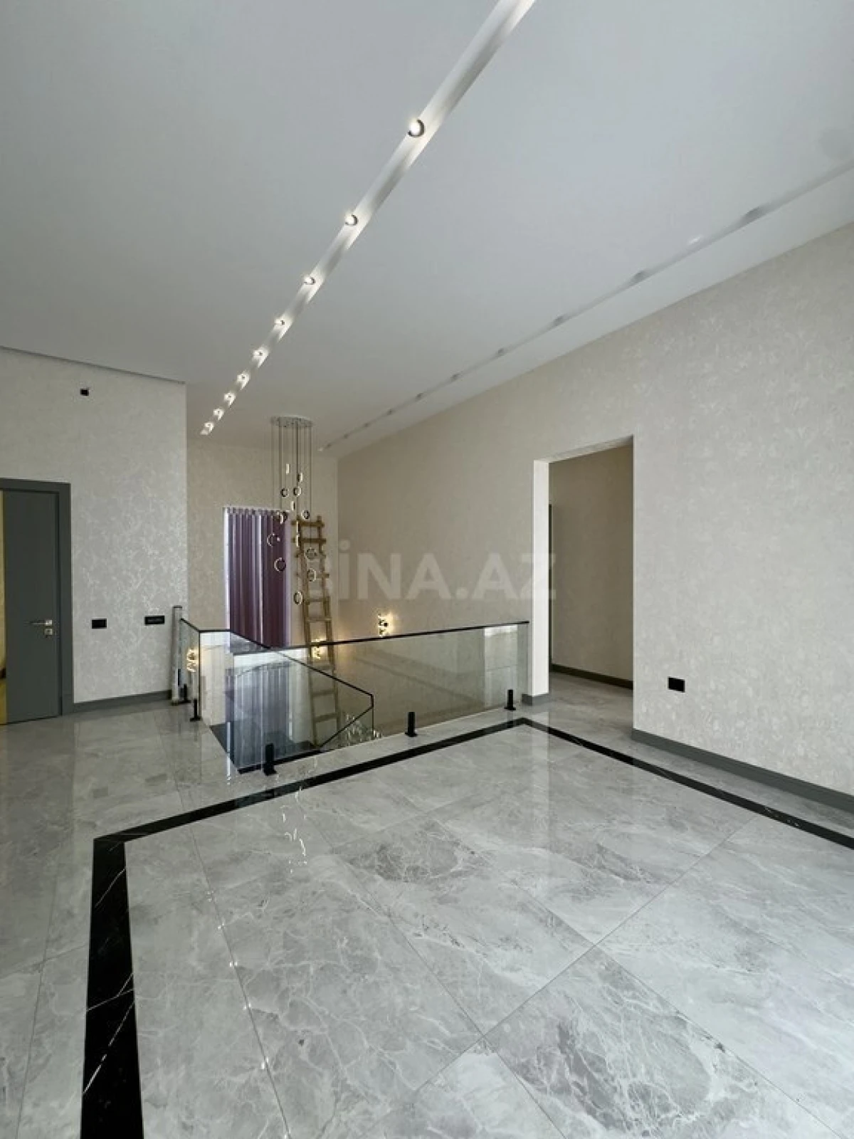 Satılır 6 otaqlı həyət evi 450 m²
