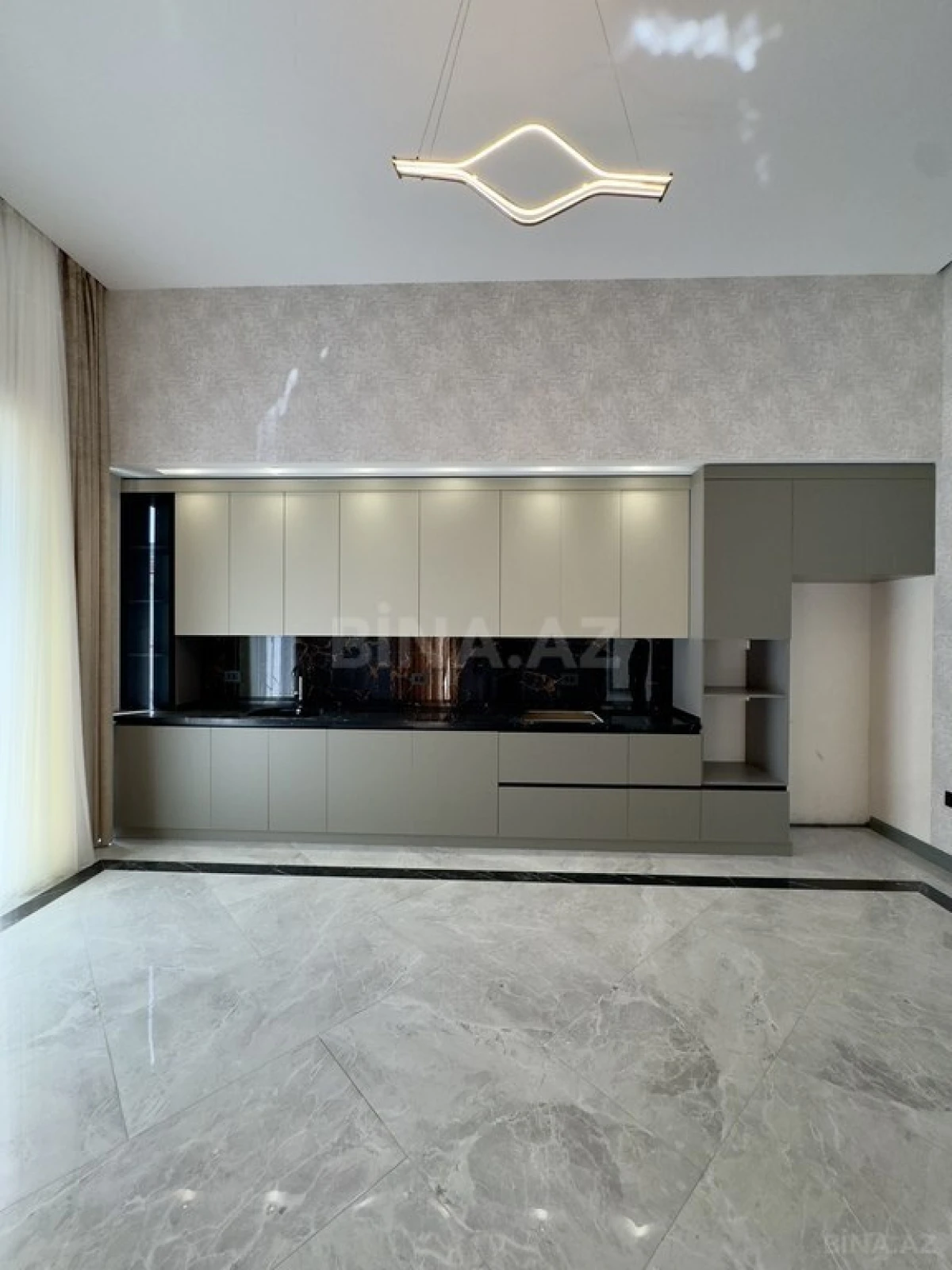 Satılır 6 otaqlı həyət evi 450 m²