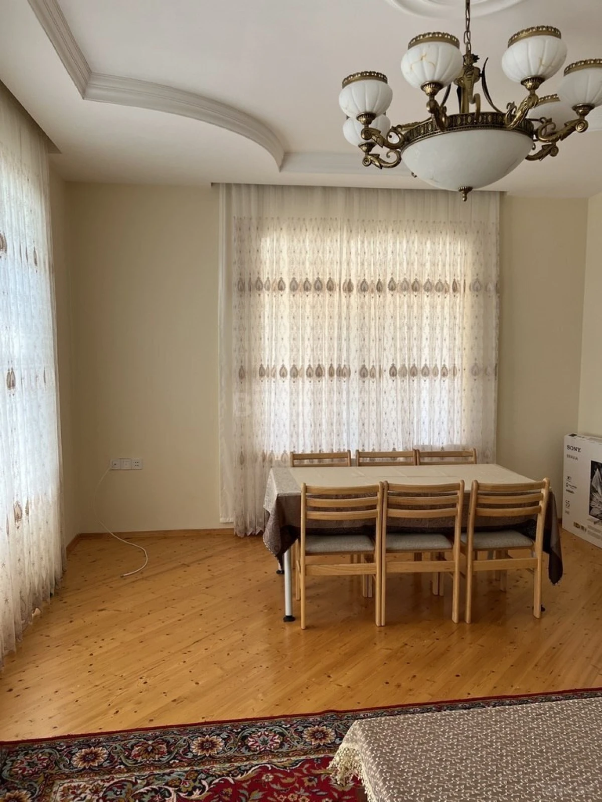 Satılır 8 otaqlı həyət evi 329 m²