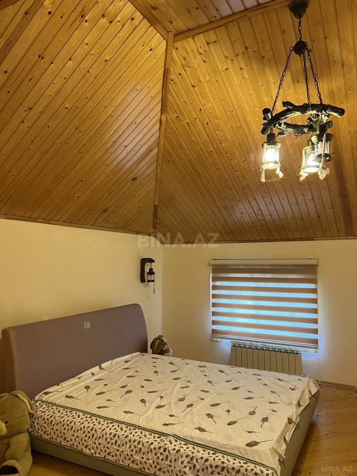 Satılır 8 otaqlı həyət evi 329 m²