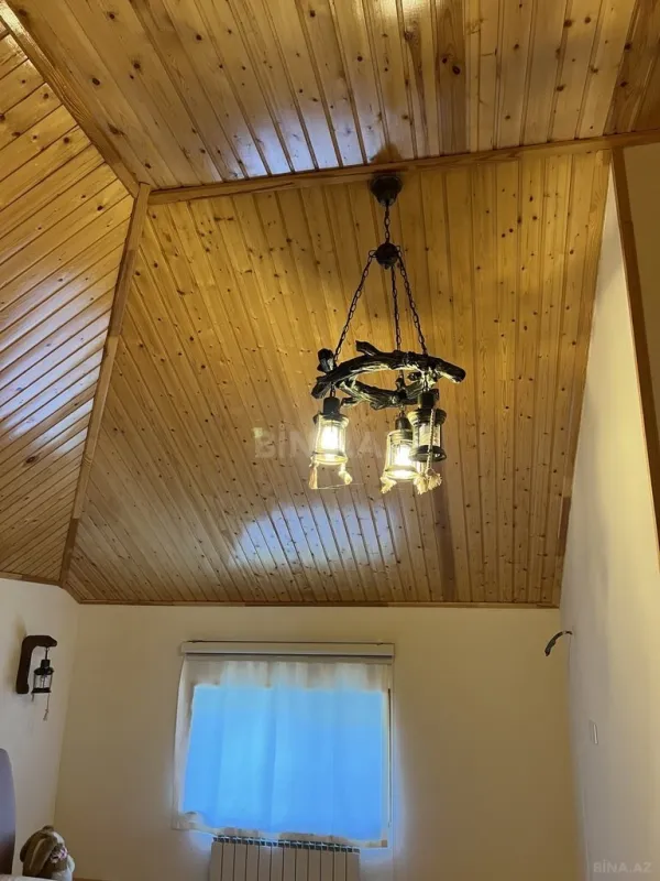 Satılır 8 otaqlı həyət evi 329 m²