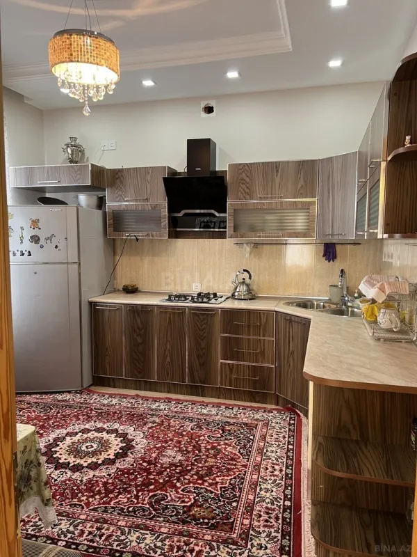 Satılır 8 otaqlı həyət evi 329 m²