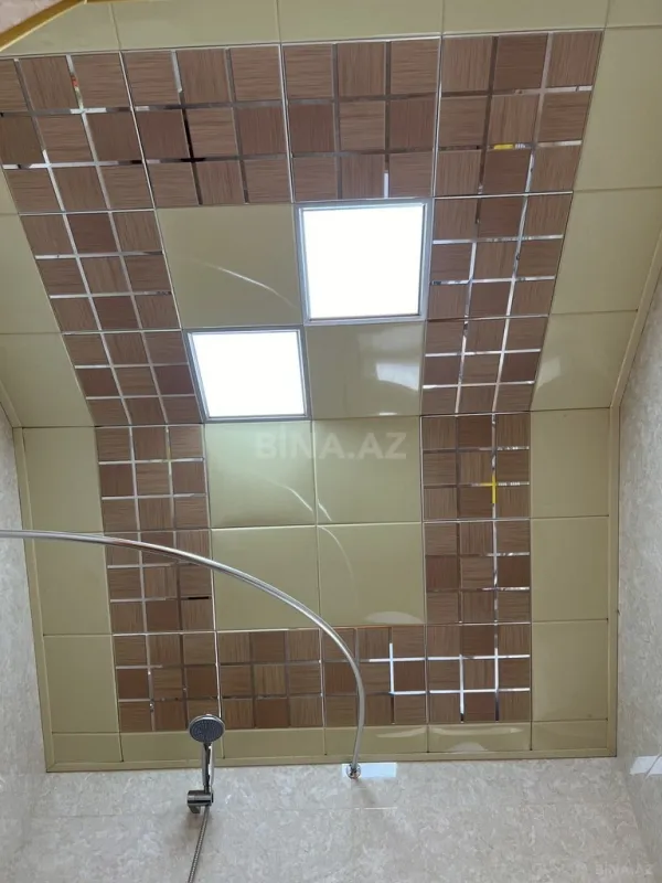 Satılır 8 otaqlı həyət evi 329 m²