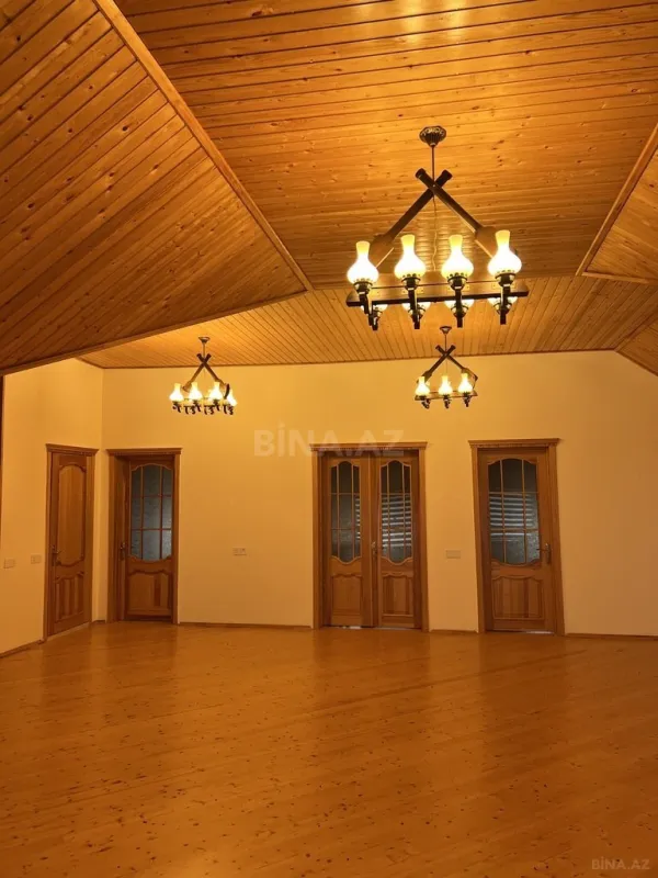 Satılır 8 otaqlı həyət evi 329 m²