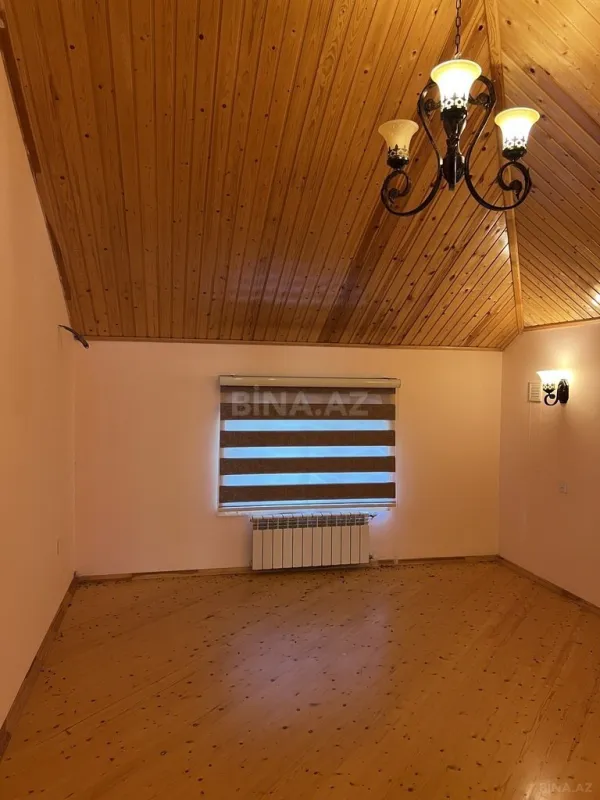 Satılır 8 otaqlı həyət evi 329 m²