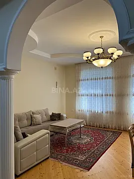 Satılır 8 otaqlı həyət evi 329 m²
