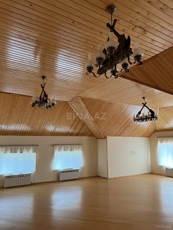 Satılır 8 otaqlı həyət evi 329 m²