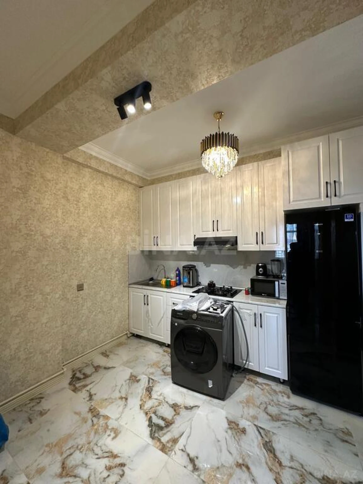 Satılır 2 otaqlı mənzil 65 m²