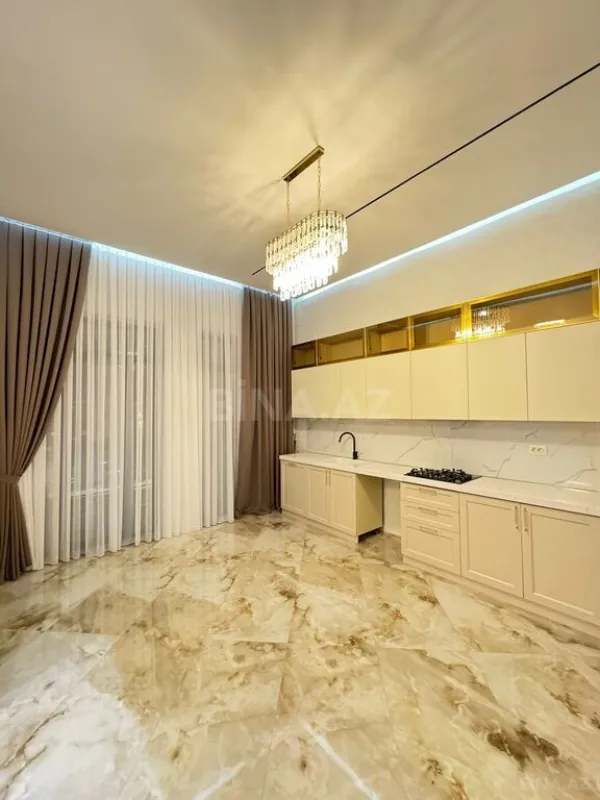 Satılır 5 otaqlı həyət evi 300 m²