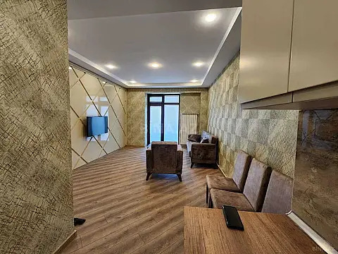 Kirayə verilir 2 otaqlı mənzil 65 m²