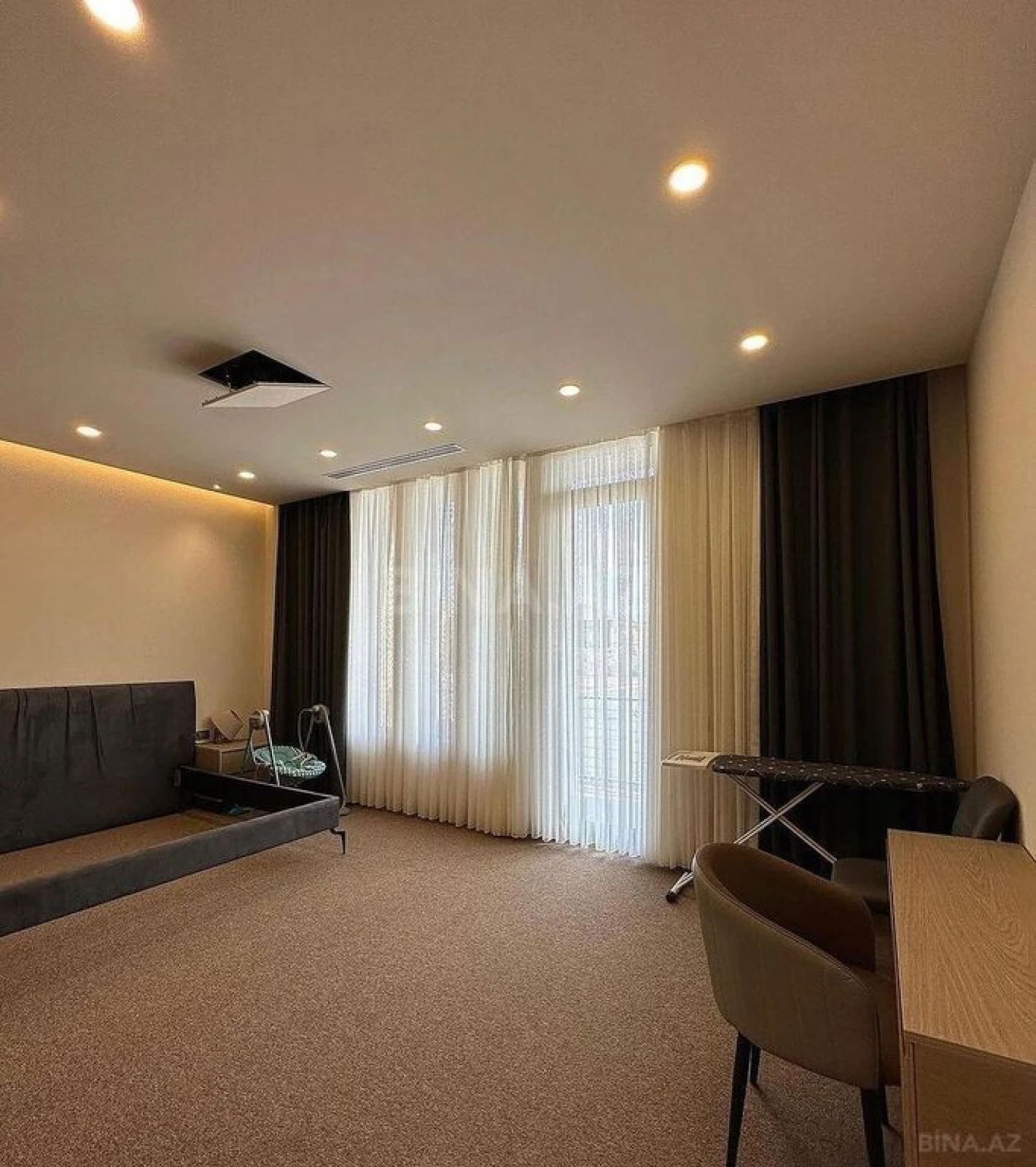 Kirayə verilir 6 otaqlı həyət evi 400 m²