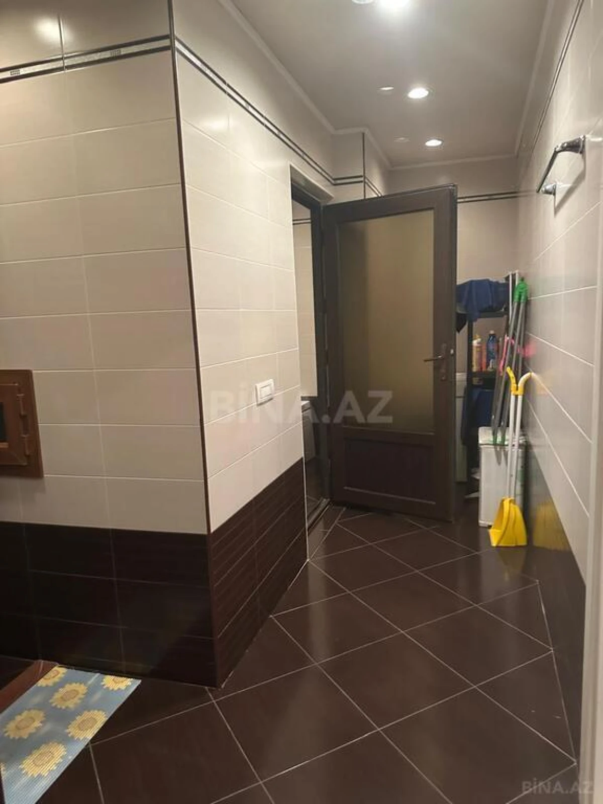 Satılır 4 otaqlı mənzil 235.5 m²