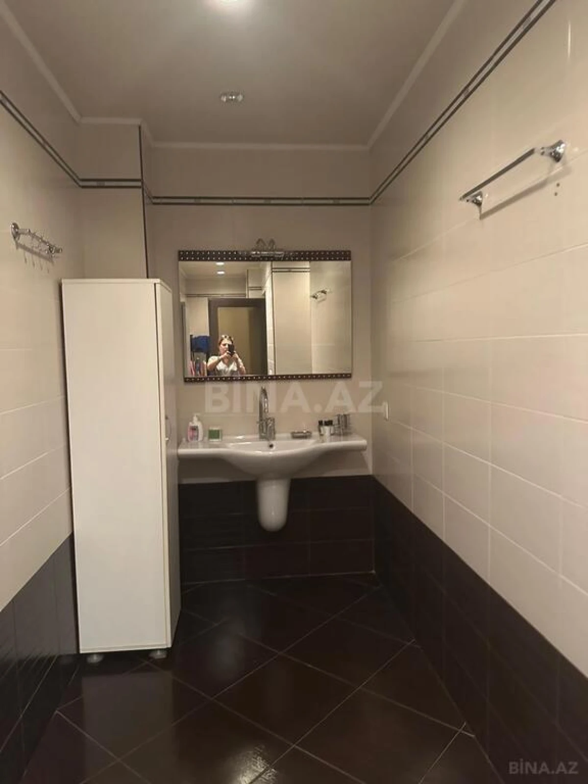 Satılır 4 otaqlı mənzil 235.5 m²