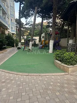 Satılır 4 otaqlı mənzil 235.5 m²