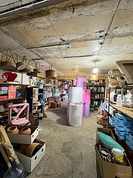 Satılır obyekt 180 m²