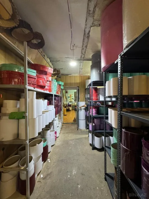 Satılır obyekt 180 m²