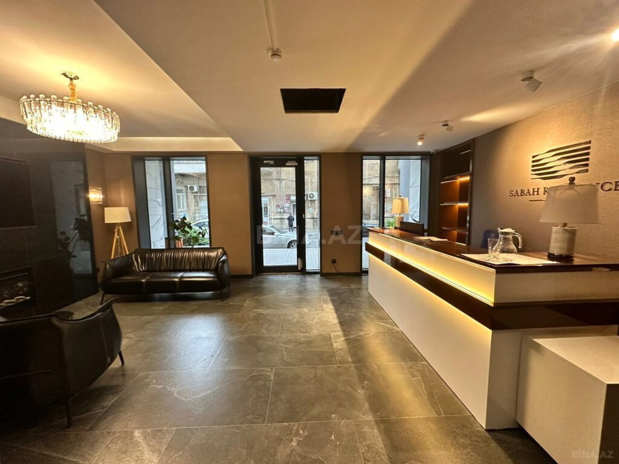 Satılır 4 otaqlı mənzil 163 m²