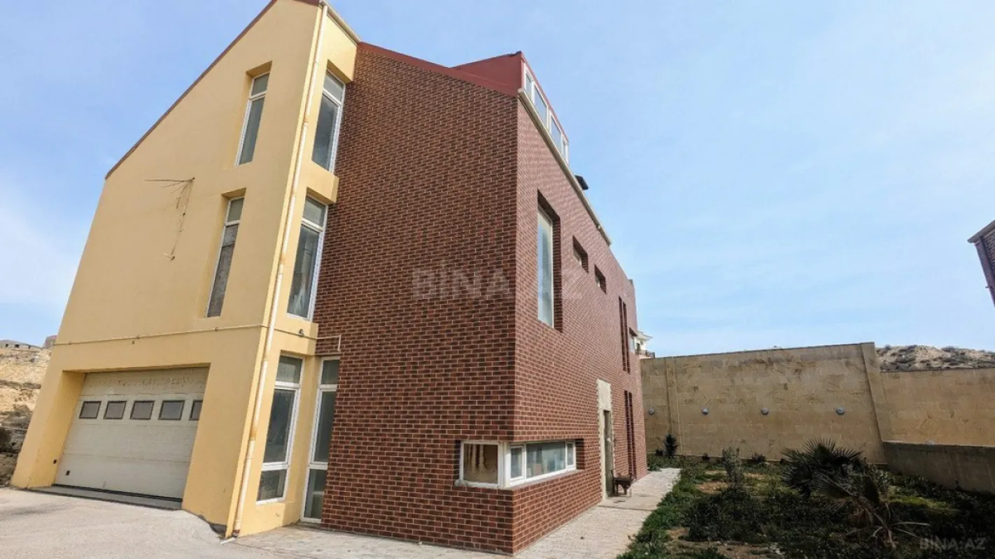 Satılır 7 otaqlı həyət evi 400 m²