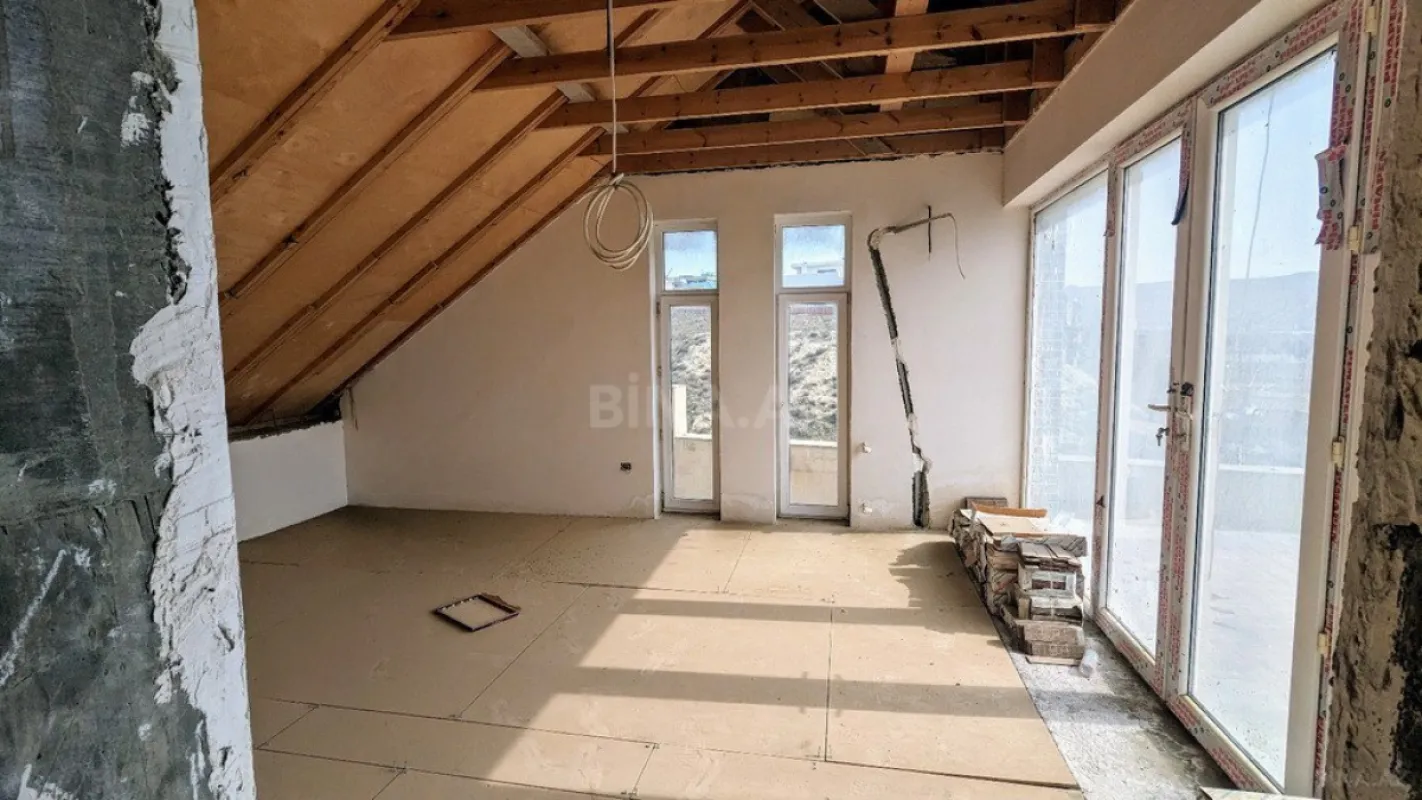Satılır 7 otaqlı həyət evi 400 m²