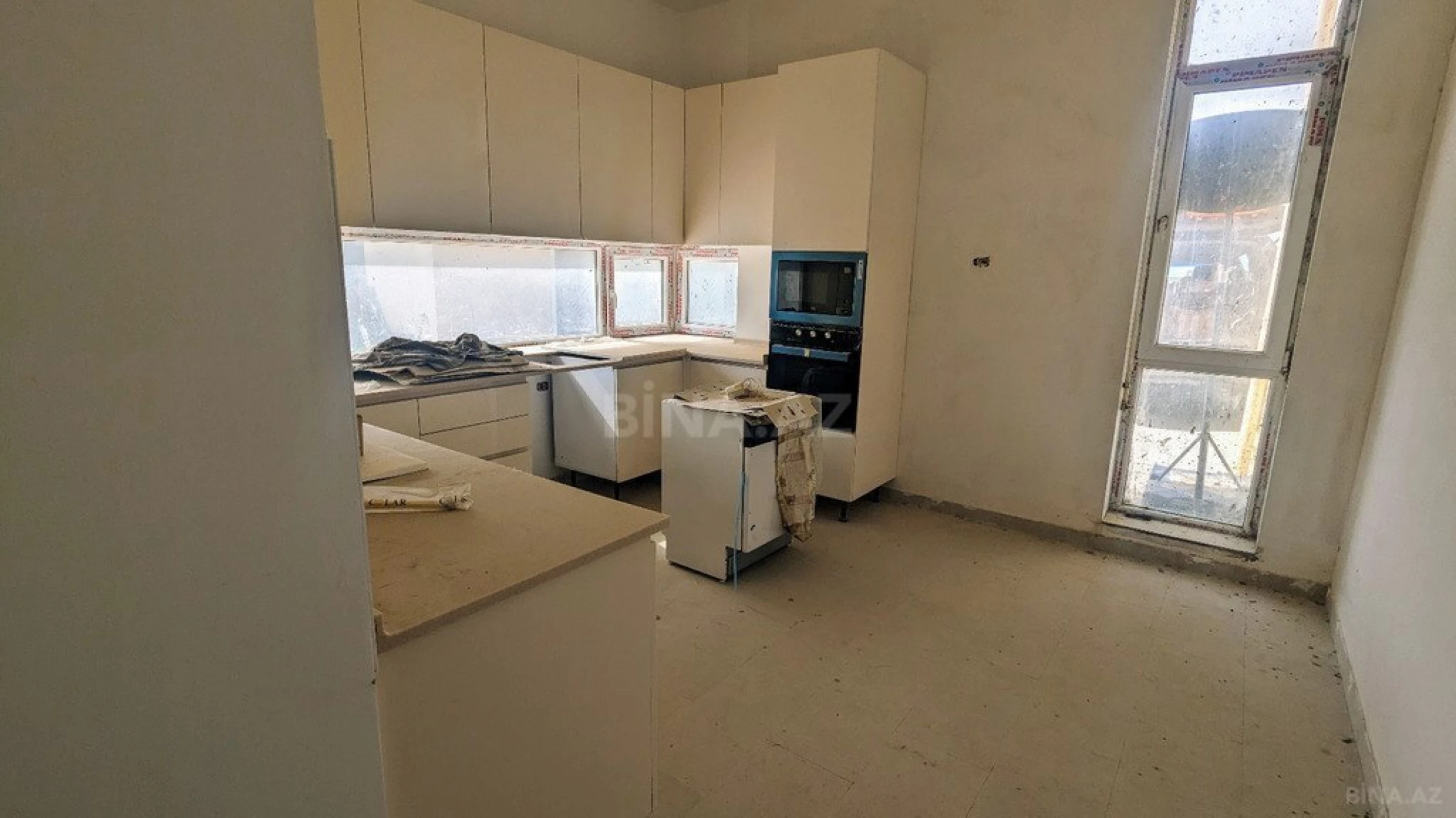 Satılır 7 otaqlı həyət evi 400 m²