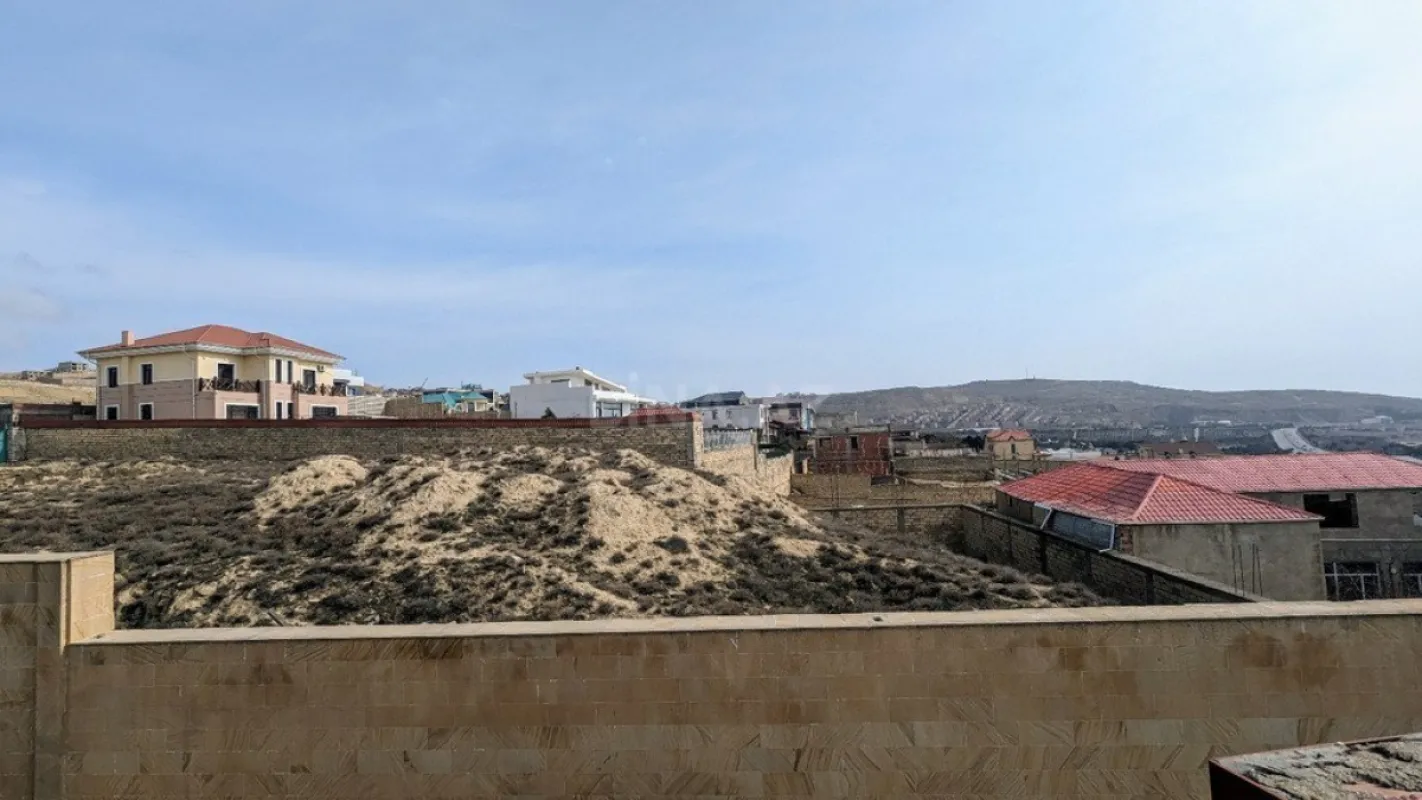 Satılır 7 otaqlı həyət evi 400 m²