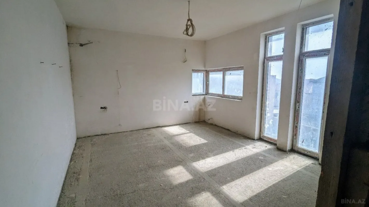 Satılır 7 otaqlı həyət evi 400 m²