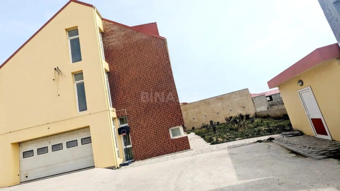 Satılır 7 otaqlı həyət evi 400 m²