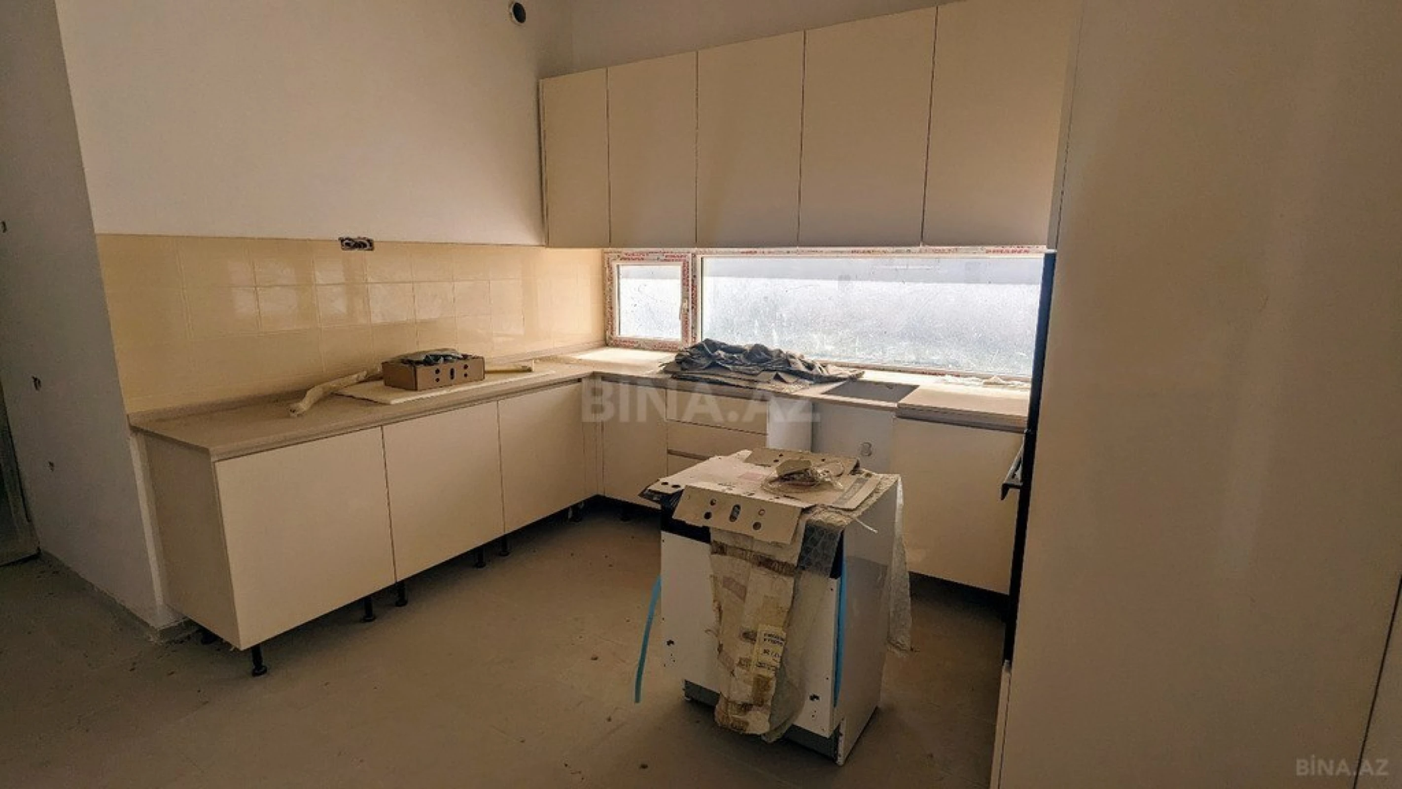 Satılır 7 otaqlı həyət evi 400 m²