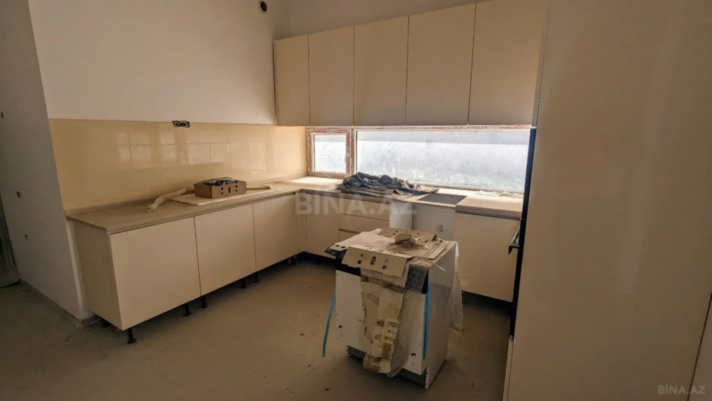 Satılır 7 otaqlı həyət evi 400 m²