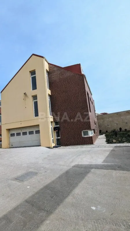 Satılır 7 otaqlı həyət evi 400 m²