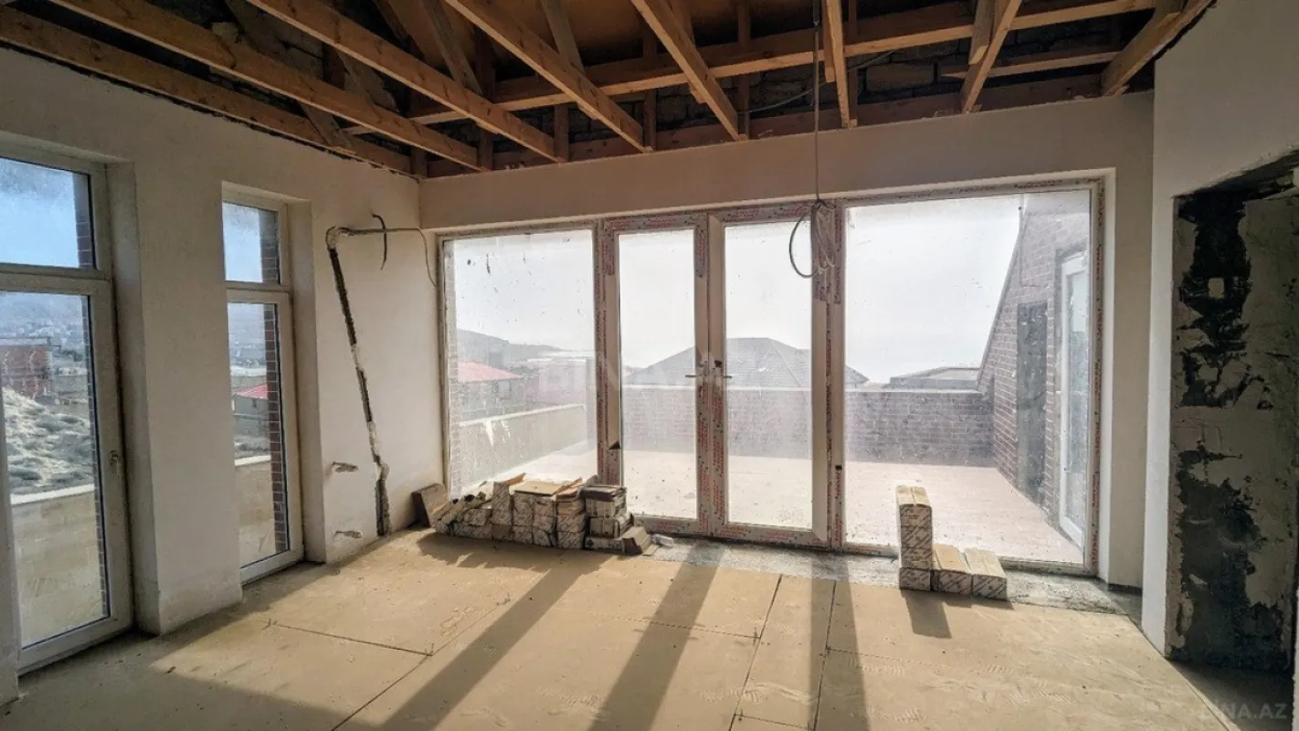 Satılır 7 otaqlı həyət evi 400 m²