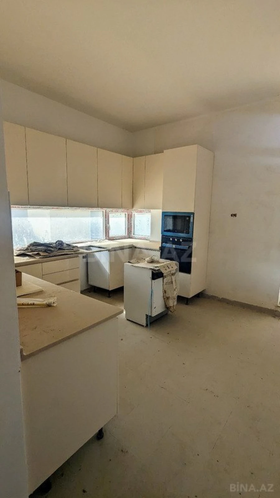 Satılır 7 otaqlı həyət evi 400 m²